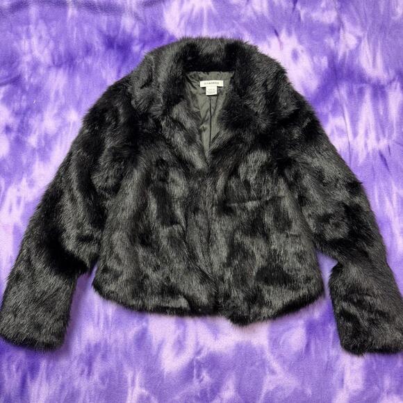 GLAMOROUS Jackets & Blazers - Glamorous black faux fur short length coat